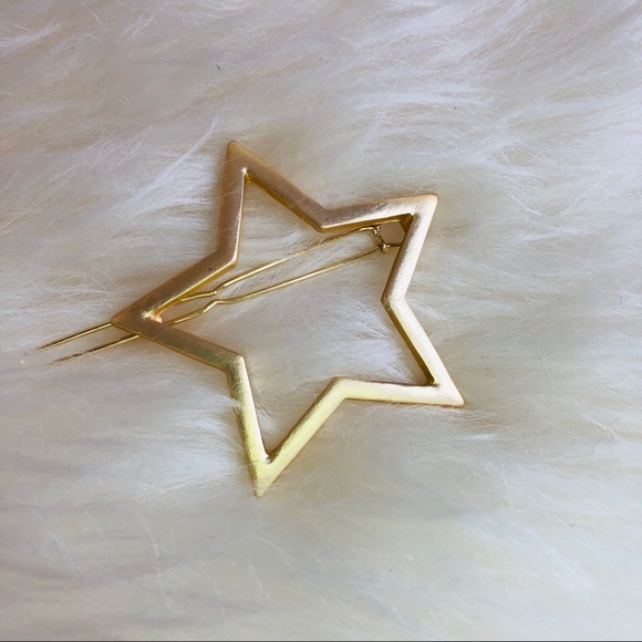 Inspired Closet Accessories - 3 FOR $25 • Delicate Gold Star Hair Barrette 🌟 Inspired Closet Accessories - 3 FOR $25 • Delicate Gold Star Hair Barrette 🌟